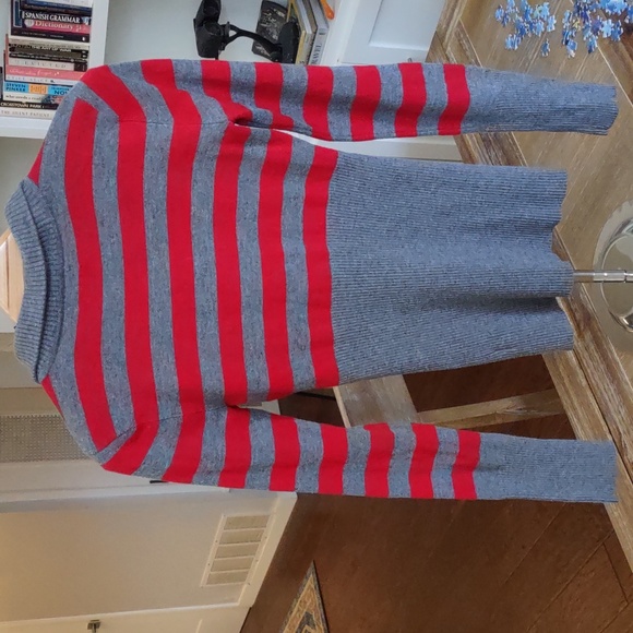 Guess small (juniors) zip up cardigan - Picture 3 of 6